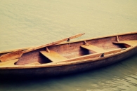 Деревянная лодка, фото